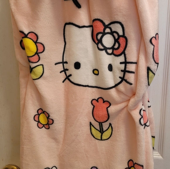 Hello Kitty Spring Easter Flowers Pink Plush Throw Blanket 50 X 70 - Picture 2 of 4